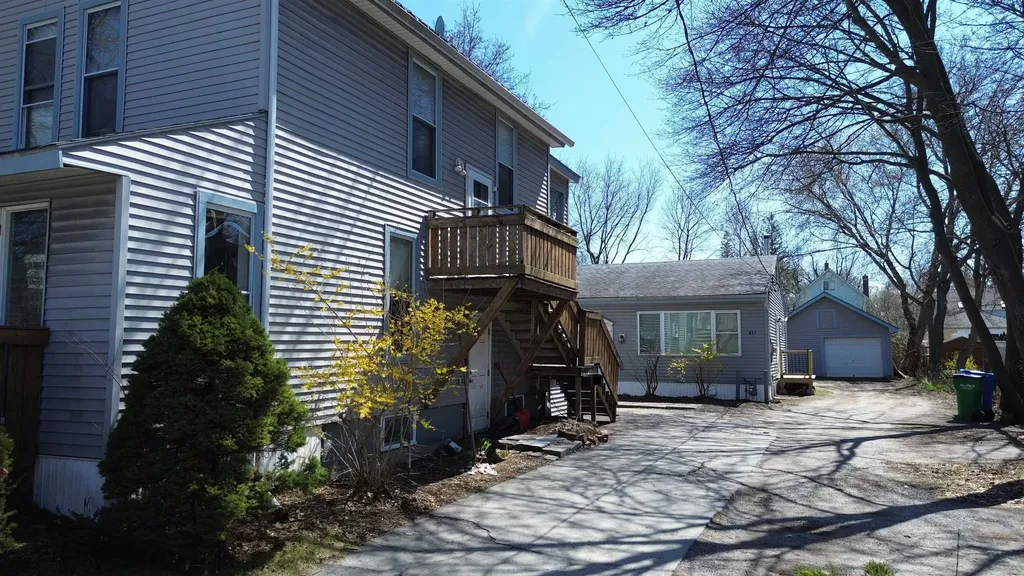 433 1/2 Flynn Avenue Burlington VT 05401