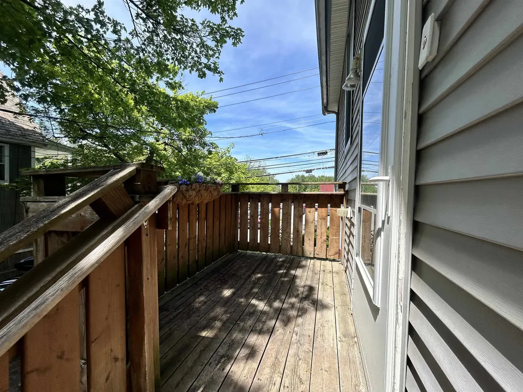 433 1/2 Flynn Avenue Burlington VT 05401