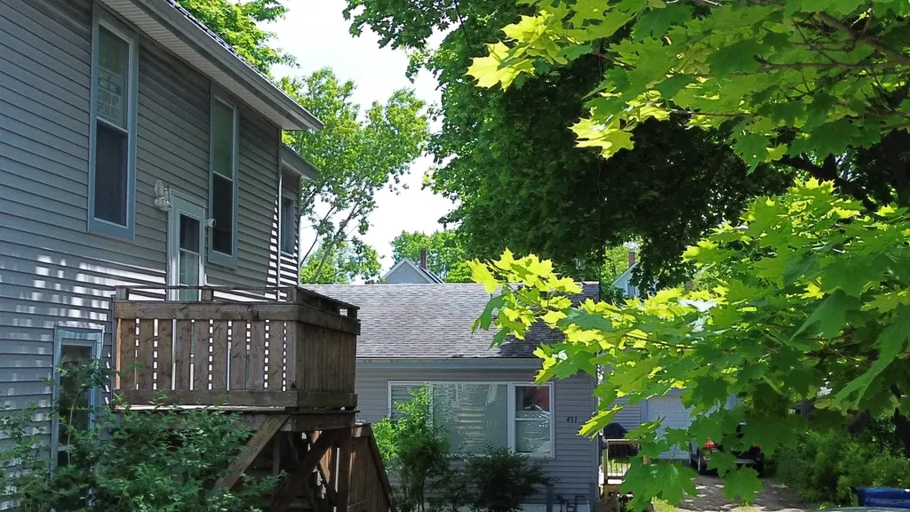 433 1/2 Flynn Avenue Burlington VT 05401