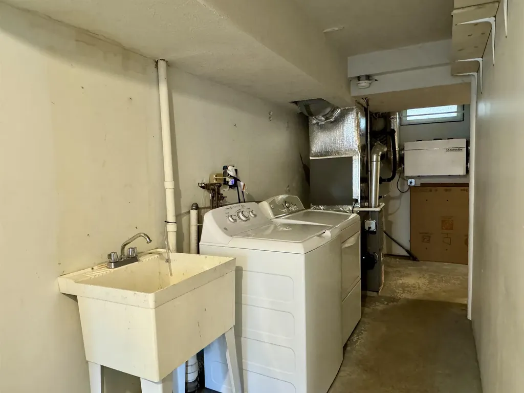 29 Beech Hill Avenue Manchester NH 03103