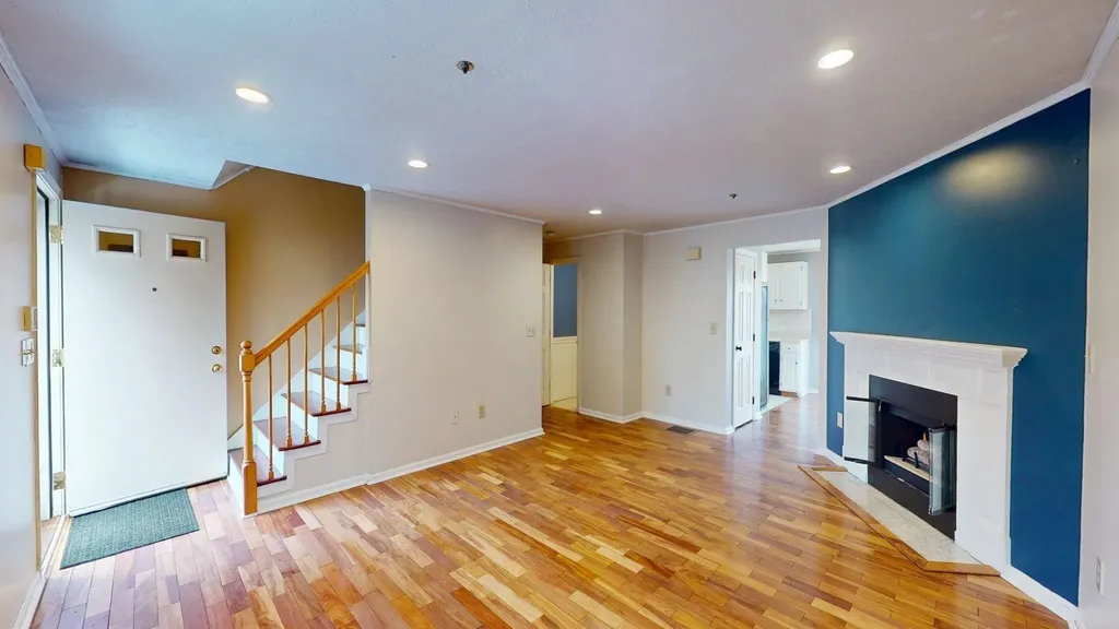 29 Beech Hill Avenue Manchester NH 03103