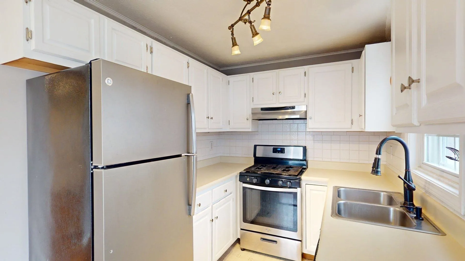 29 Beech Hill Avenue Manchester NH 03103