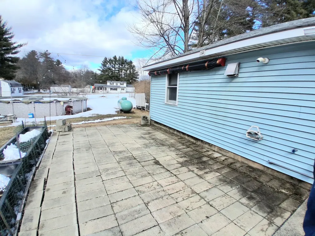 179 Back River Road Bedford NH 03110