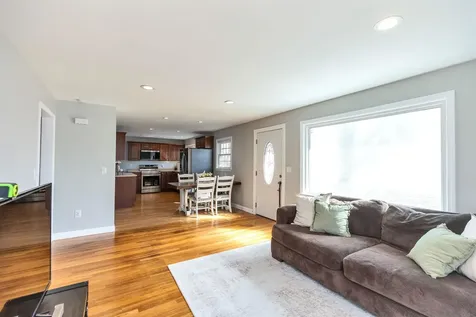 385 Hill Street Manchester NH 03102