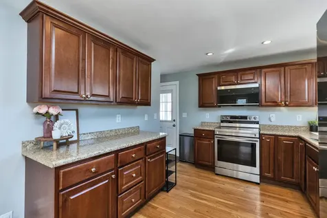 385 Hill Street Manchester NH 03102