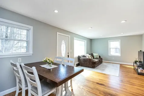 385 Hill Street Manchester NH 03102