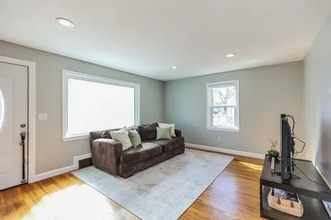 385 Hill Street Manchester NH 03102