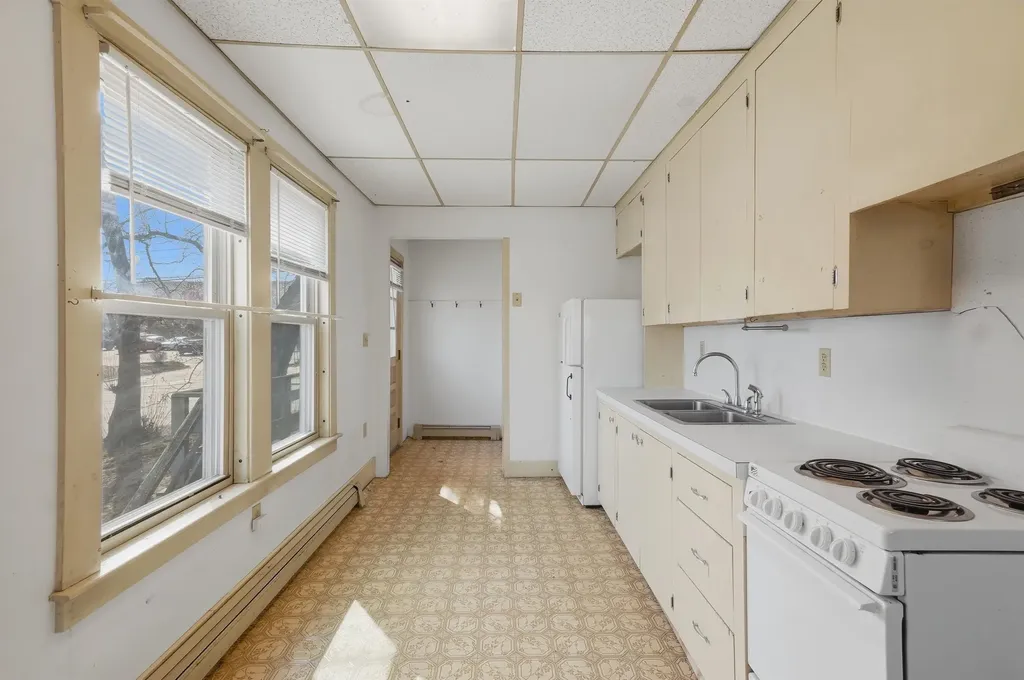 41 Varney Street Manchester NH 03103