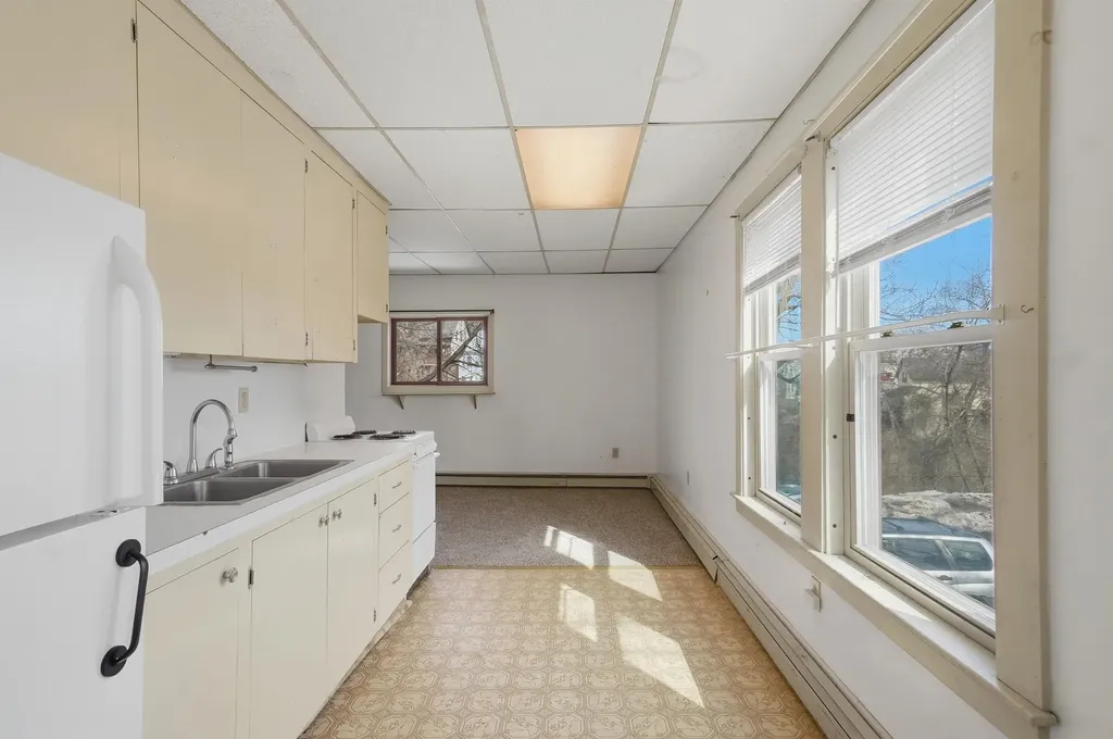 41 Varney Street Manchester NH 03103