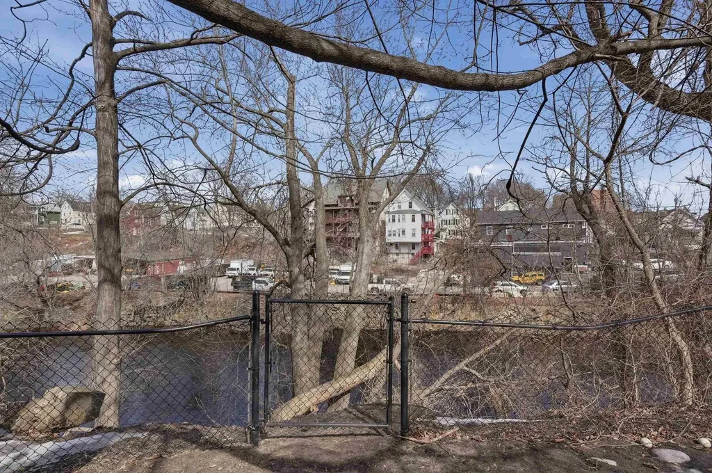 41 Varney Street Manchester NH 03103