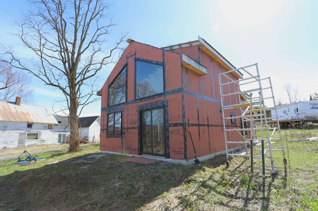 12 Baraw Road Lowell VT 05847