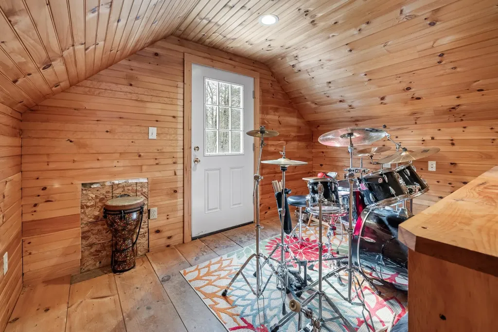 1487 Nh Route 12a Plainfield NH 03781