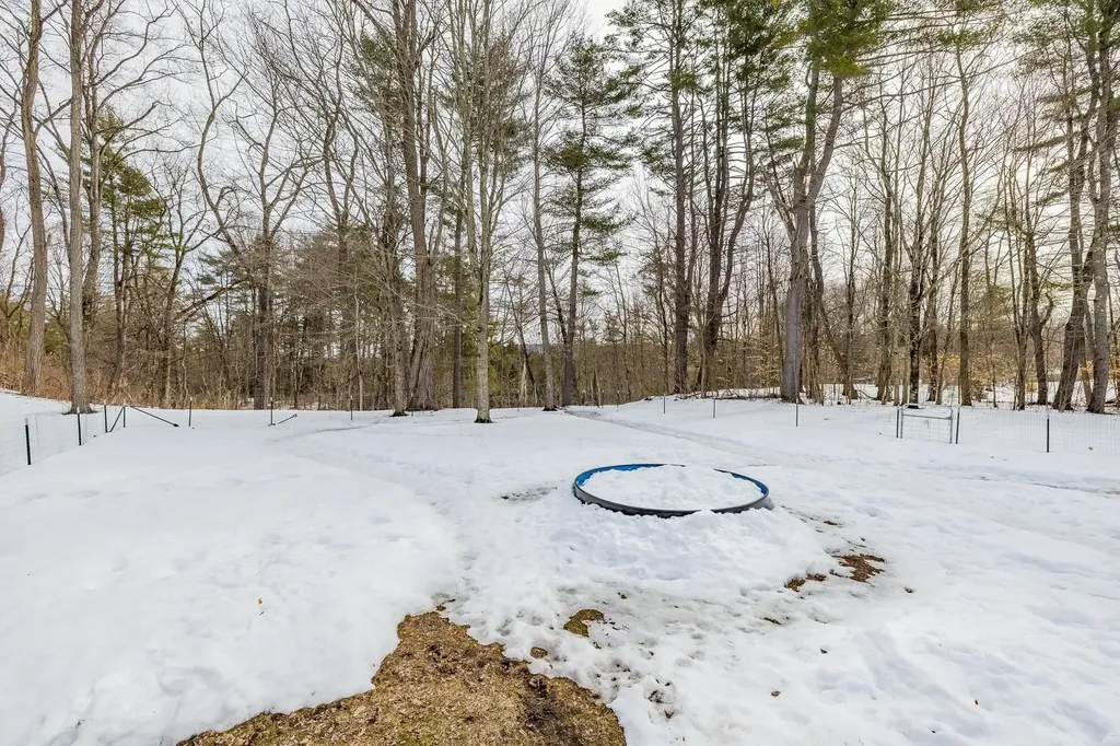 1487 Nh Route 12a Plainfield NH 03781