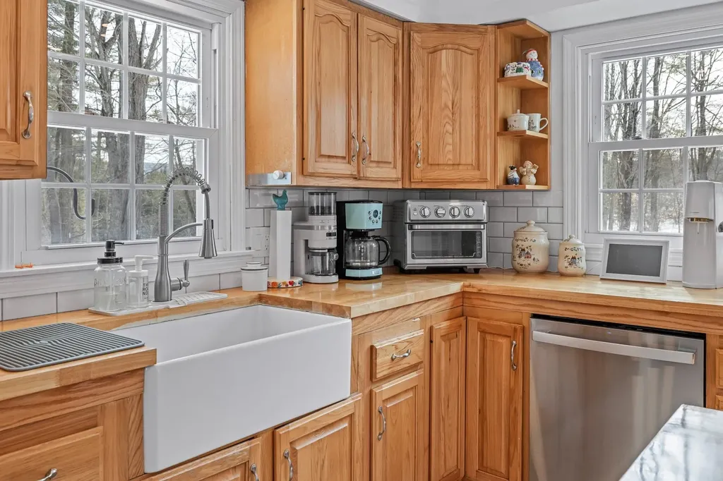 1487 Nh Route 12a Plainfield NH 03781