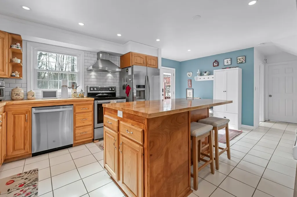 1487 Nh Route 12a Plainfield NH 03781