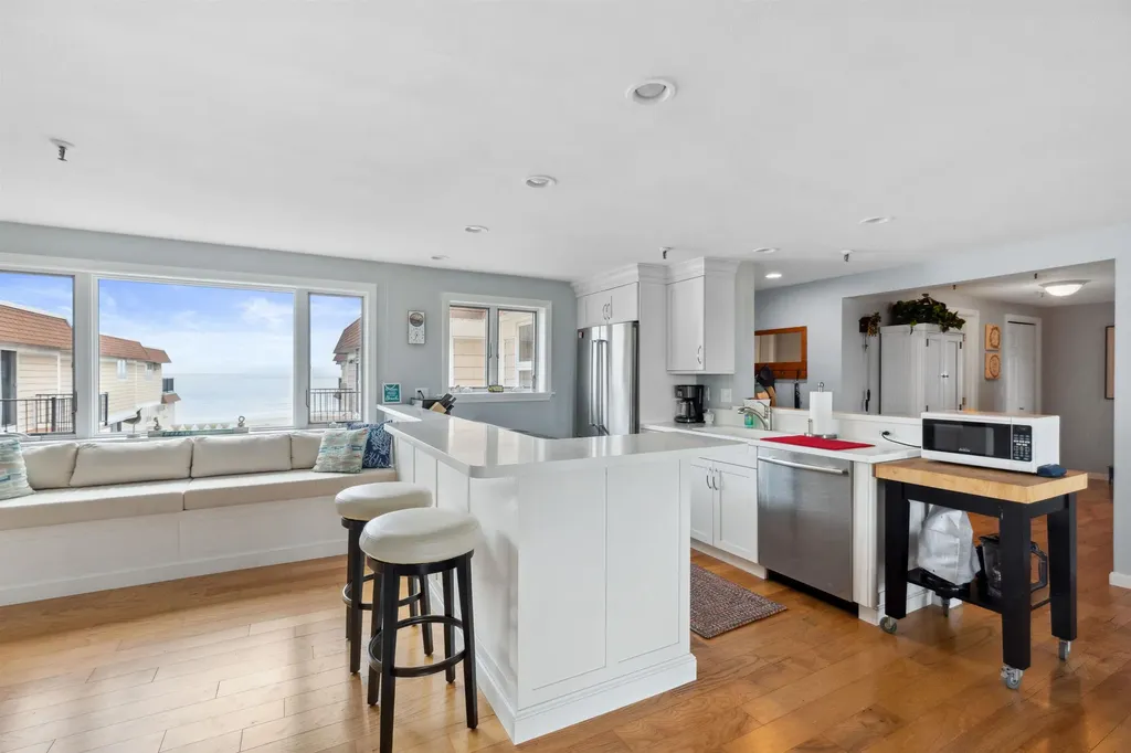 407 Ocean Boulevard Hampton NH 03842