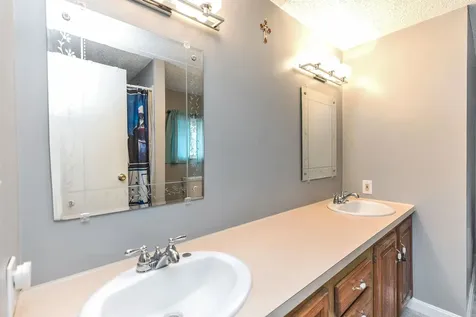 28 Willow Terrace Loudon NH 03307