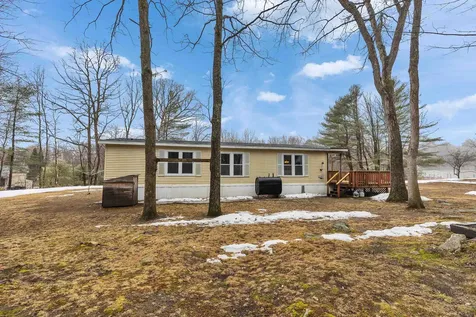 28 Willow Terrace Loudon NH 03307
