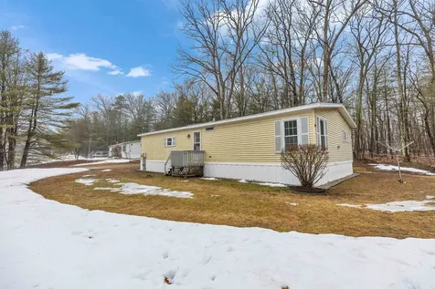 28 Willow Terrace Loudon NH 03307
