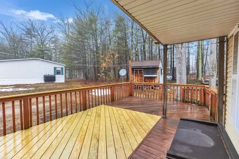 28 Willow Terrace Loudon NH 03307
