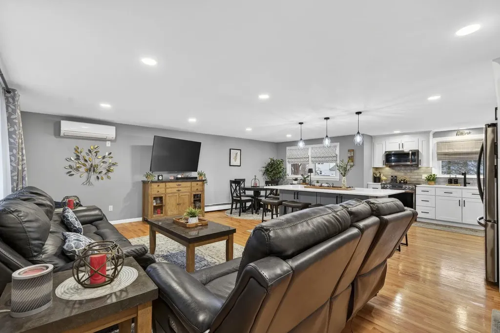 42 Marianna Road Salem NH 03079