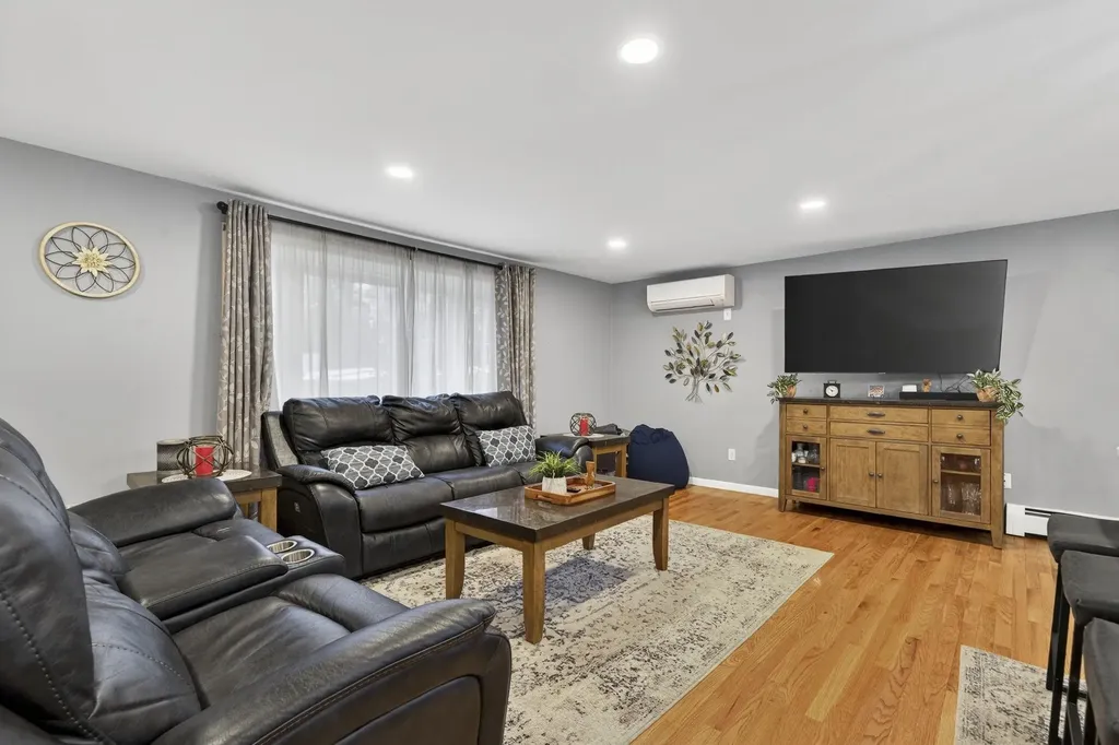 42 Marianna Road Salem NH 03079