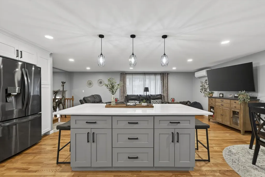 42 Marianna Road Salem NH 03079