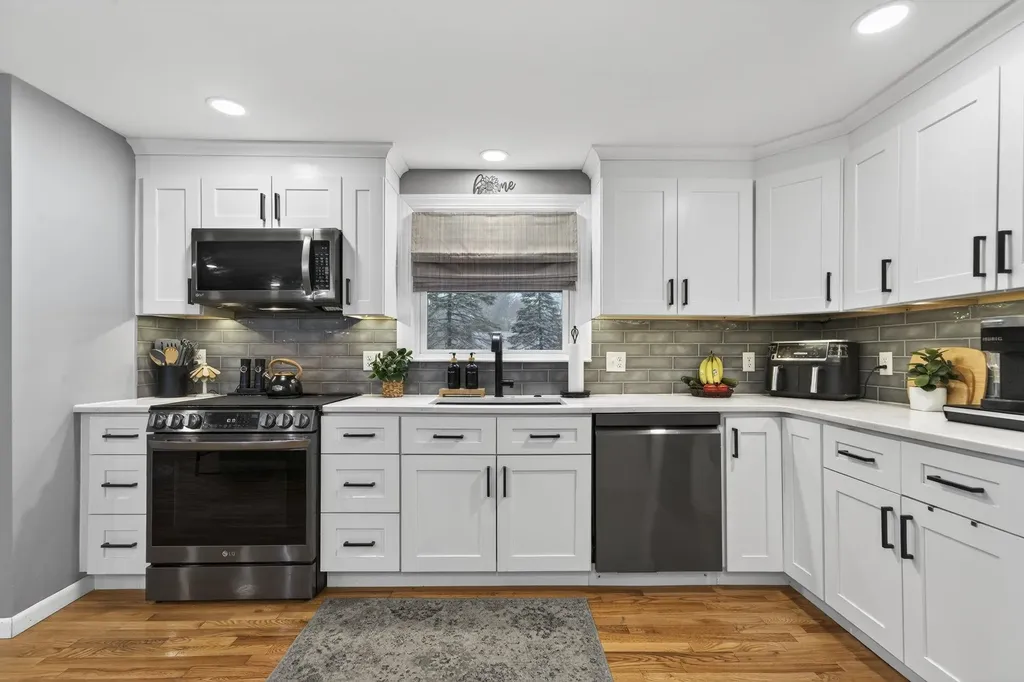 42 Marianna Road Salem NH 03079