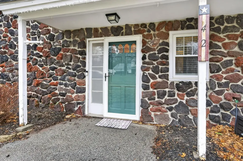 42 Marianna Road Salem NH 03079