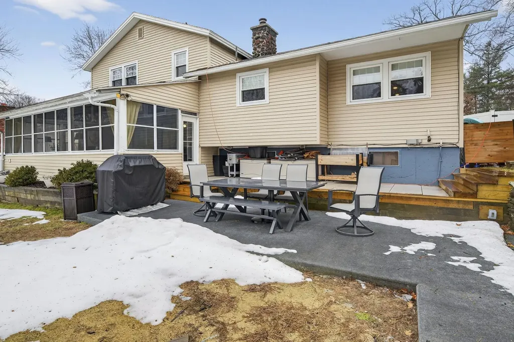 42 Marianna Road Salem NH 03079