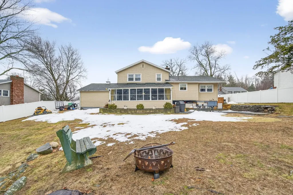 42 Marianna Road Salem NH 03079