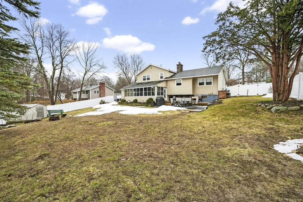 42 Marianna Road Salem NH 03079
