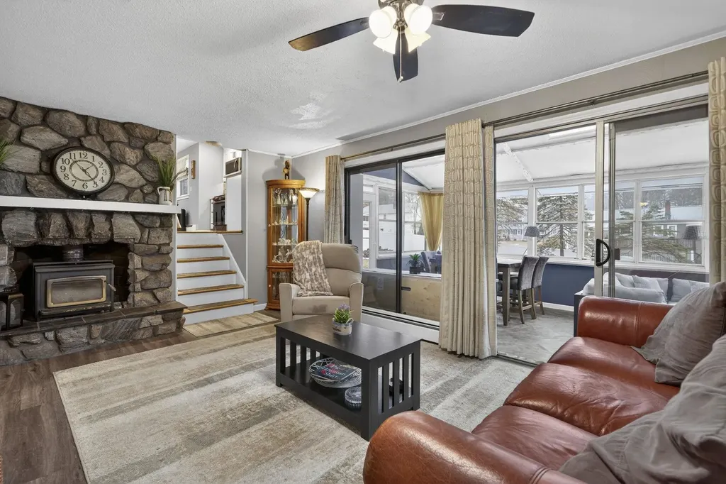 42 Marianna Road Salem NH 03079