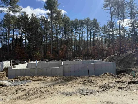 13 Wilderness Drive Nashua NH 03062