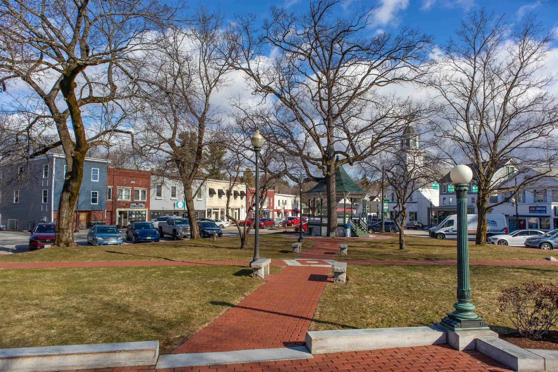 111 Union Square Milford NH 03055