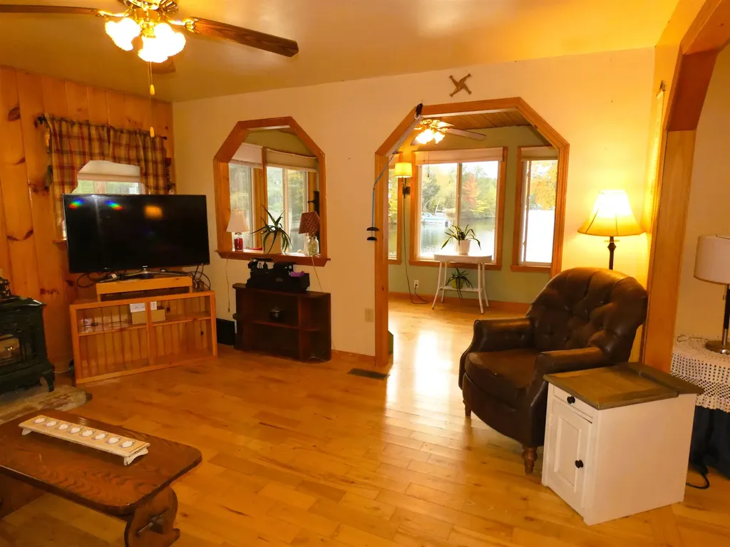 10 Spur Road Ossipee NH 03814