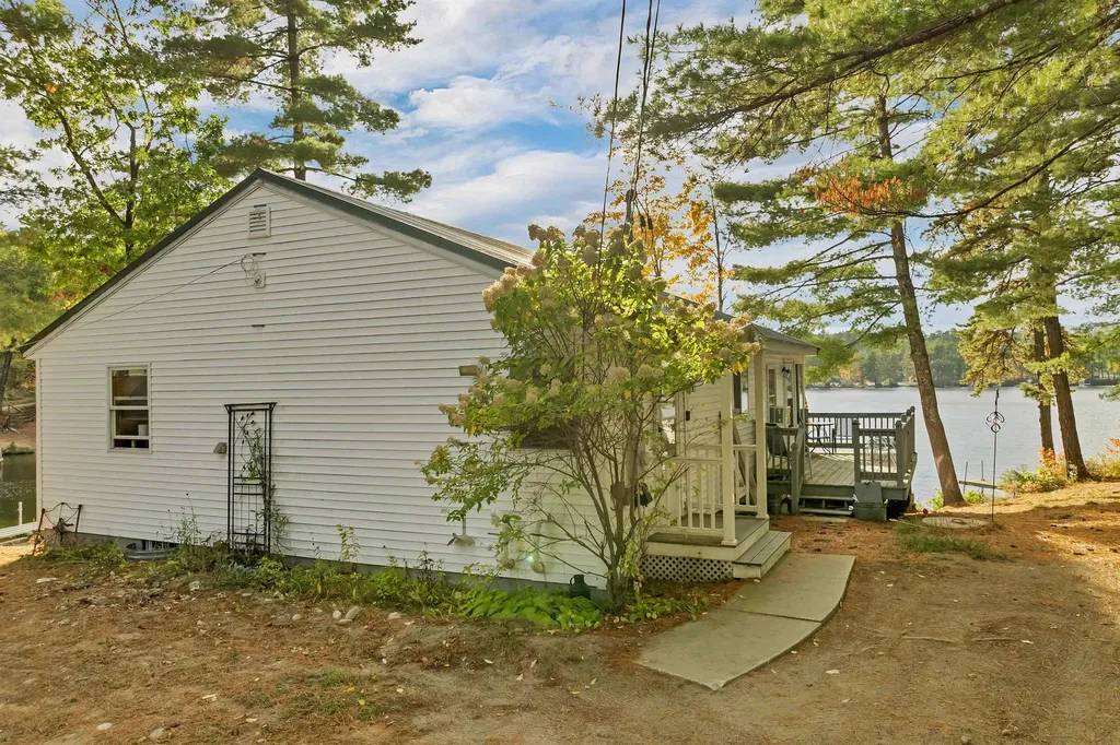 10 Spur Road Ossipee NH 03814