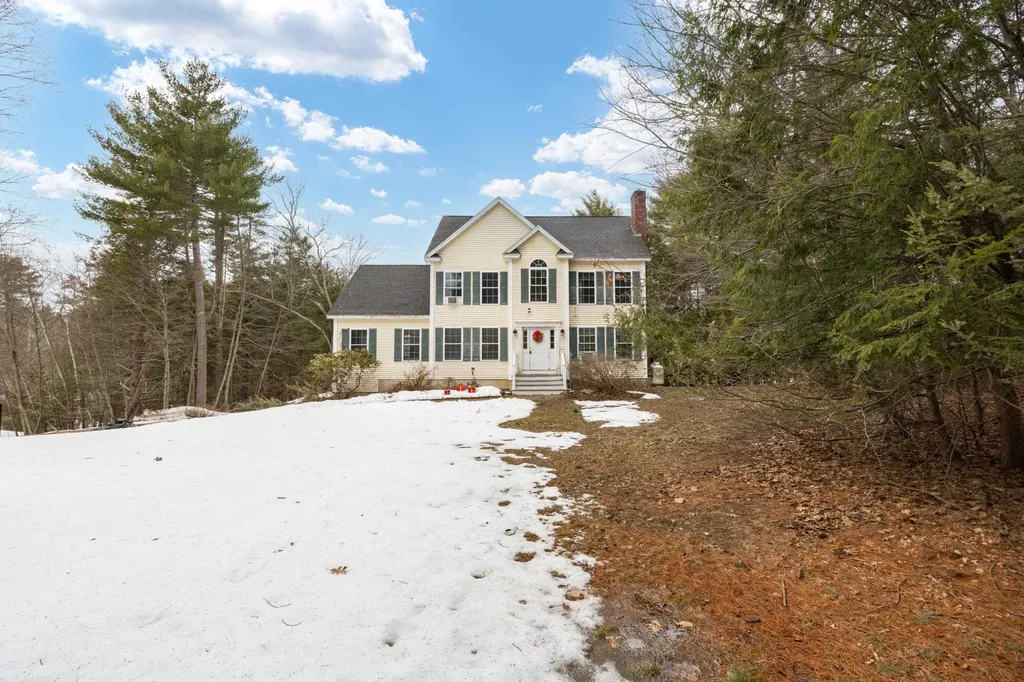 20 Madison Lane Newmarket NH 03857