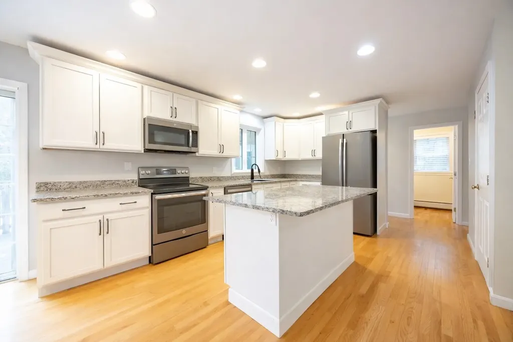 20 Madison Lane Newmarket NH 03857