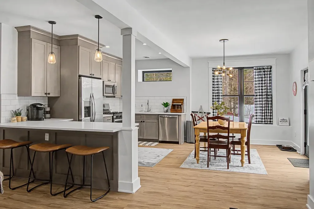 77 Two Ponds Road Warren VT 05674