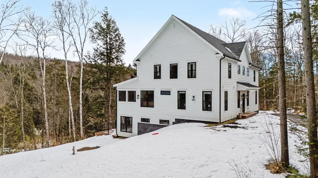 77 Two Ponds Road Warren VT 05674