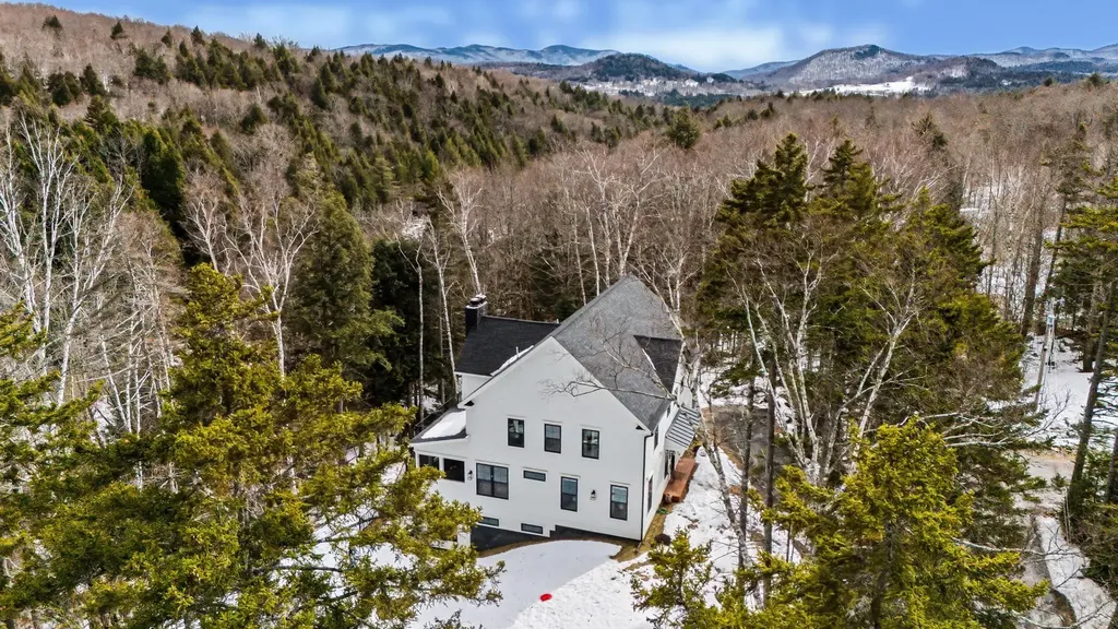 77 Two Ponds Road Warren VT 05674