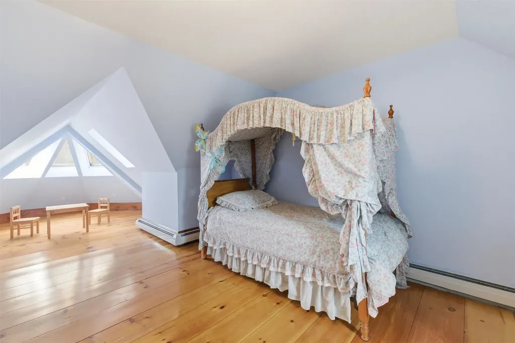 40-40A Pine Hill Road Hollis NH 03049