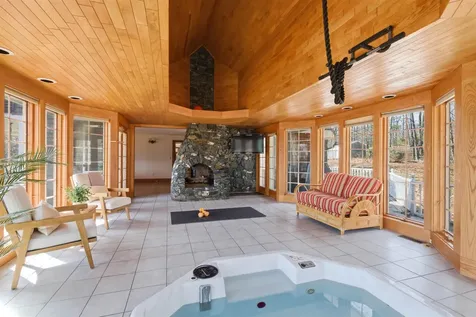 40-40A Pine Hill Road Hollis NH 03049