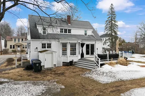 86 Lamprey Street Manchester NH 03102