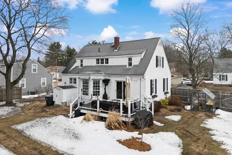 86 Lamprey Street Manchester NH 03102