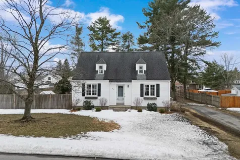 86 Lamprey Street Manchester NH 03102