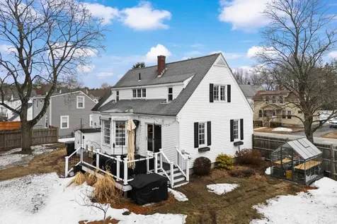 86 Lamprey Street Manchester NH 03102