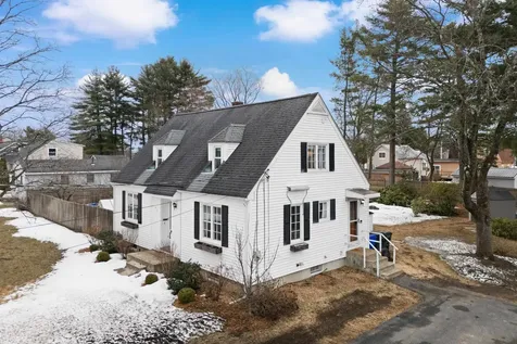 86 Lamprey Street Manchester NH 03102