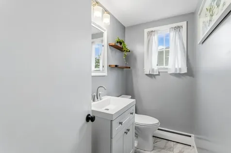 86 Lamprey Street Manchester NH 03102